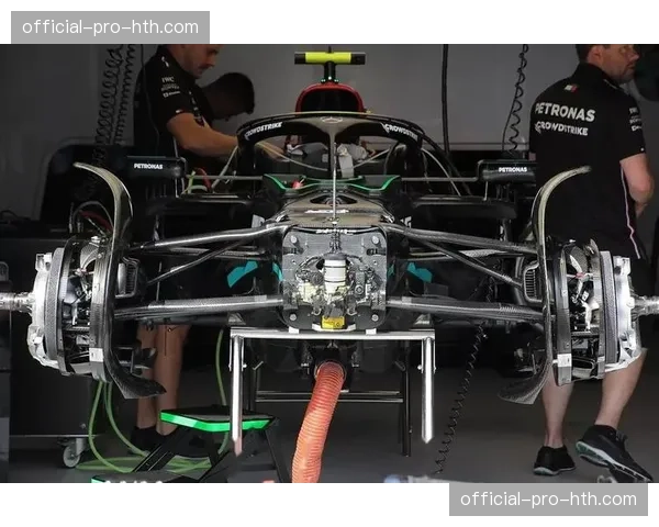 深度分析：梅赛德斯“零侧箱”概念在2026年新规下的进化与困境