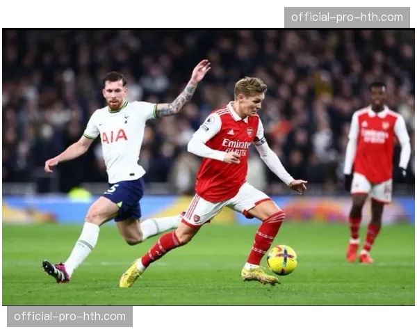 英超第32轮:阿森纳客场2-0力克热刺,重回积分榜榜首 英超第32轮:阿森纳客场2-0力克热刺,重回积分榜榜首